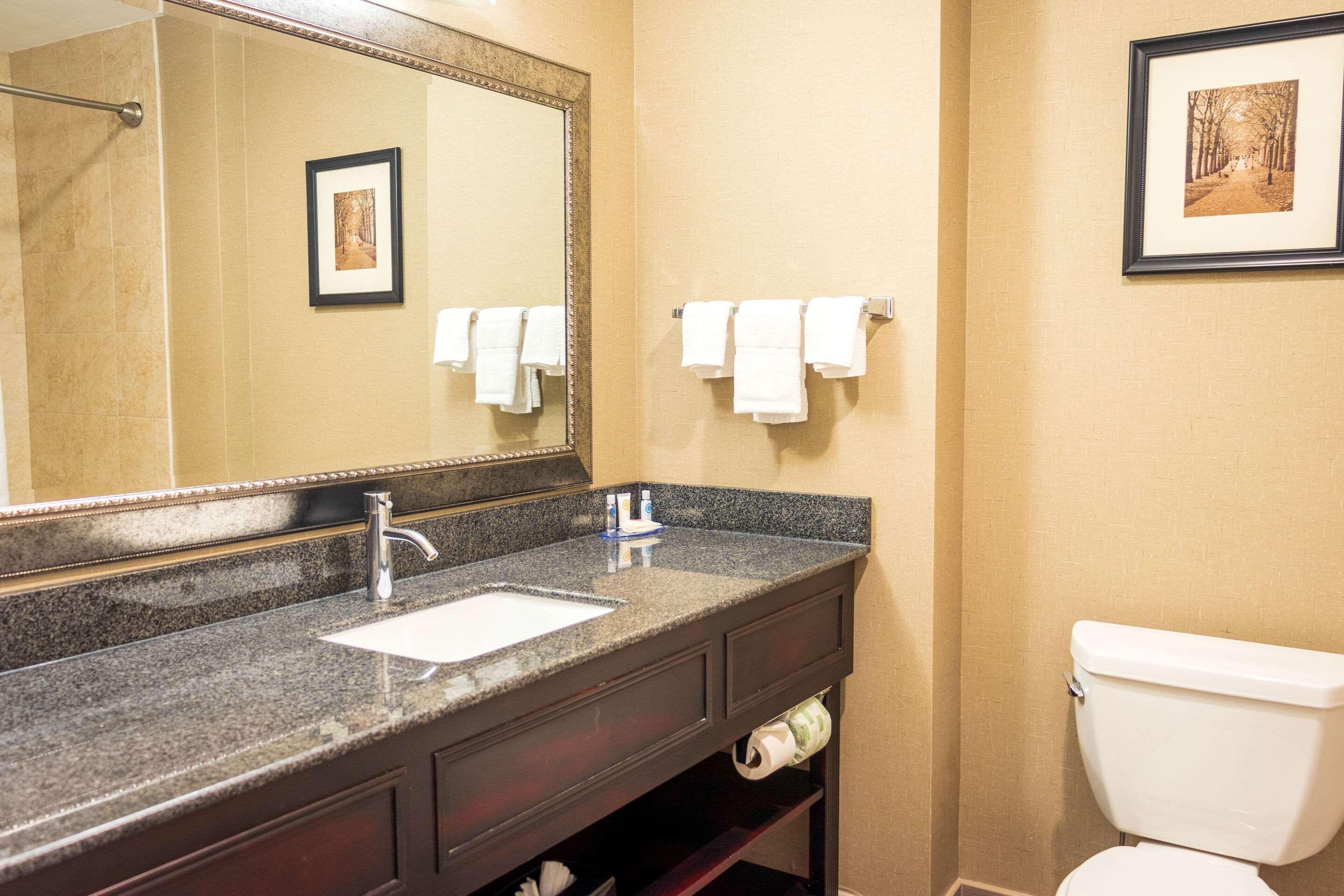 Comfort Inn & Suites Plainville-Foxboro Ngoại thất bức ảnh