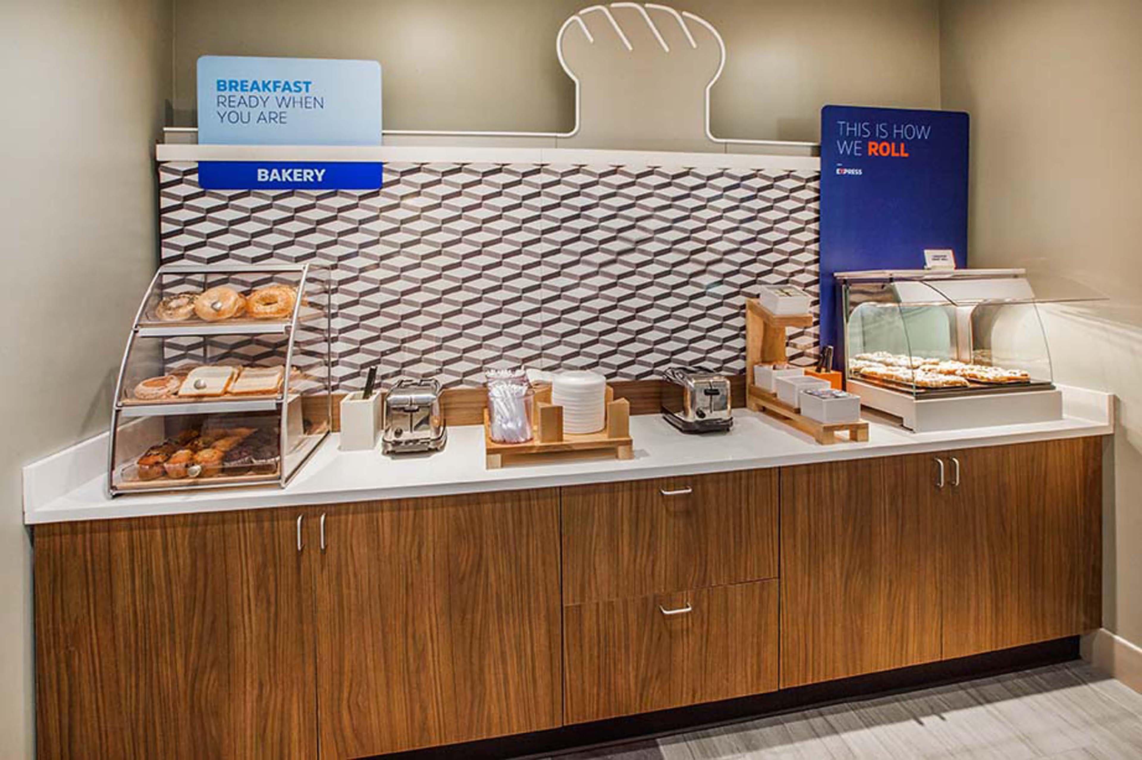 Comfort Inn & Suites Plainville-Foxboro Ngoại thất bức ảnh